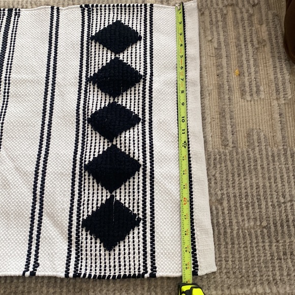 Black and White Rug - Picture 3 of 5